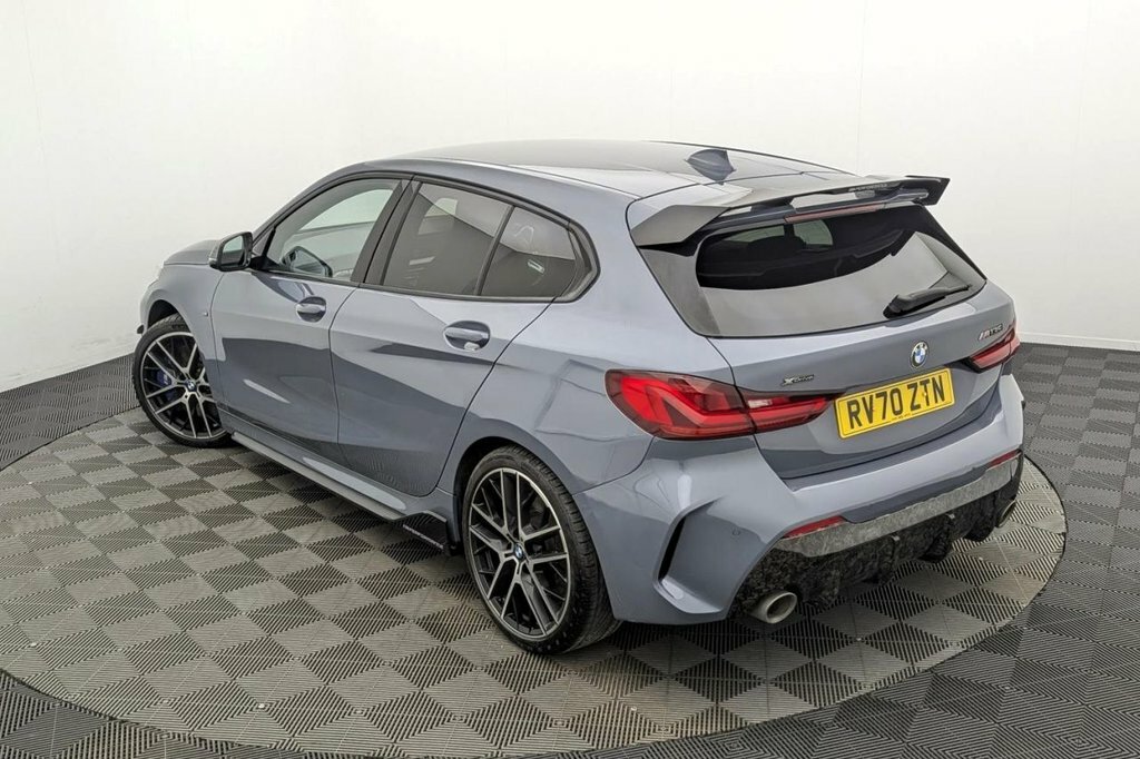BMW 1 Series Se Black #19
