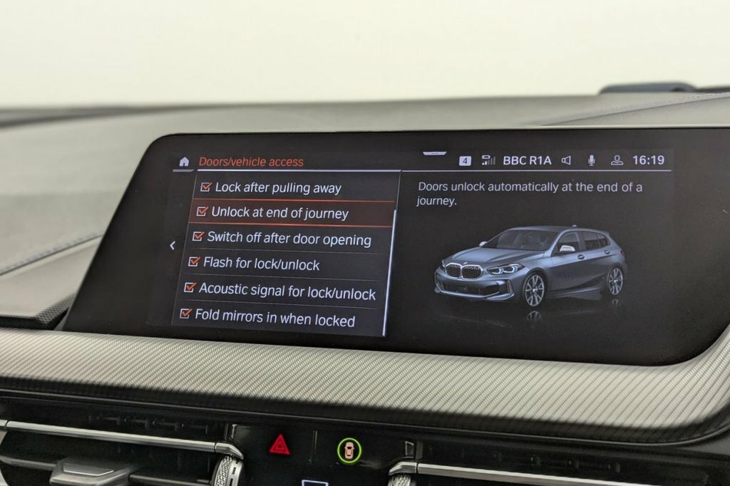 BMW 1 Series Se Black #48