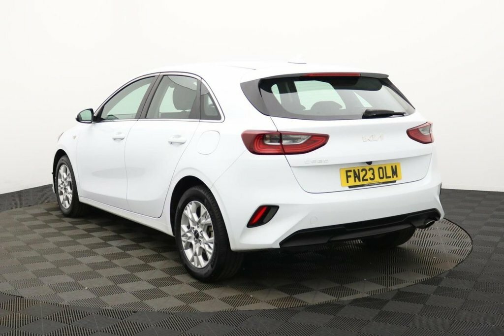Kia Ceed 1.6L 2 White #6
