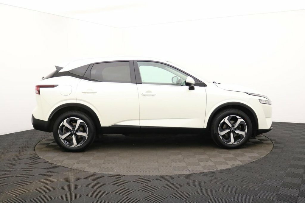 Nissan Qashqai 1.3L N-connecta White #2