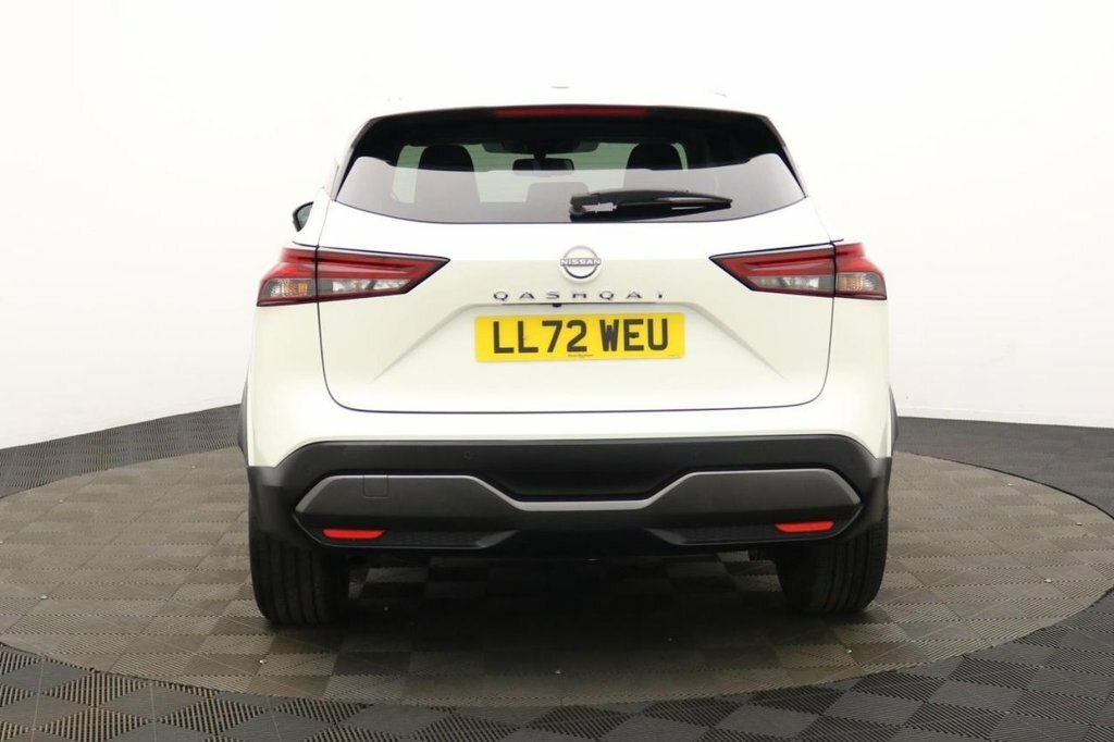 Nissan Qashqai 1.3L N-connecta White #5