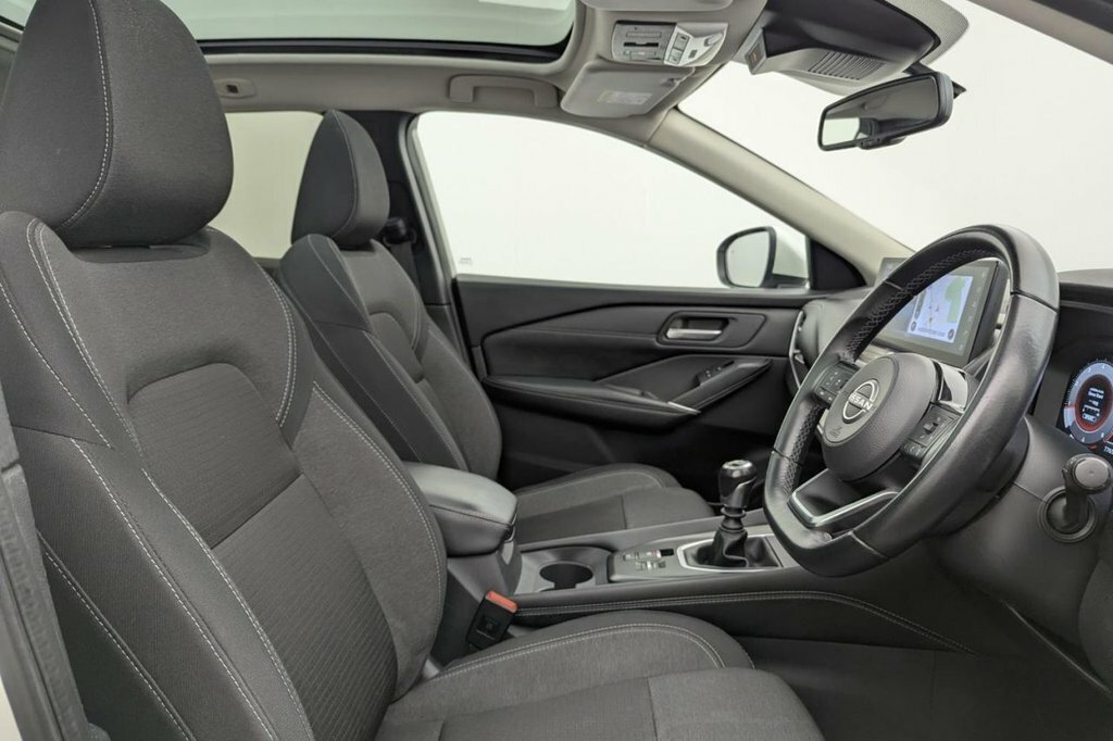 Nissan Qashqai 1.3L N-connecta White #3
