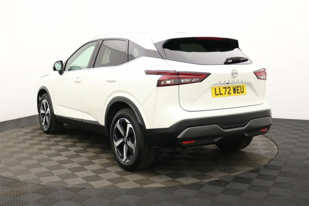 Nissan Qashqai 1.3L N-connecta White #6
