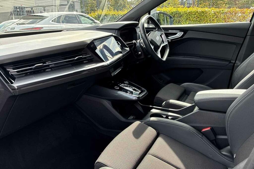 Audi Q4 E Tron S Line 40 150,00 Kw CU72UGH #2