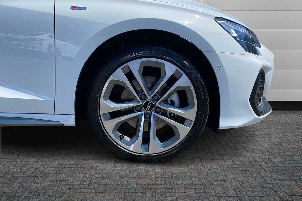 Audi A3 1.5 Tfsie S Line Sportback Plug-in Hybr White #5