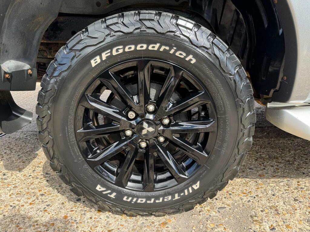 Mitsubishi L200 Di-d Dc Barbarian Black #16