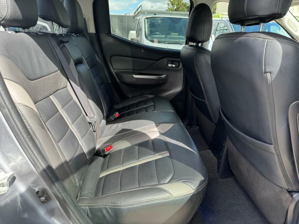 Mitsubishi L200 Di-d Dc Barbarian Black #32