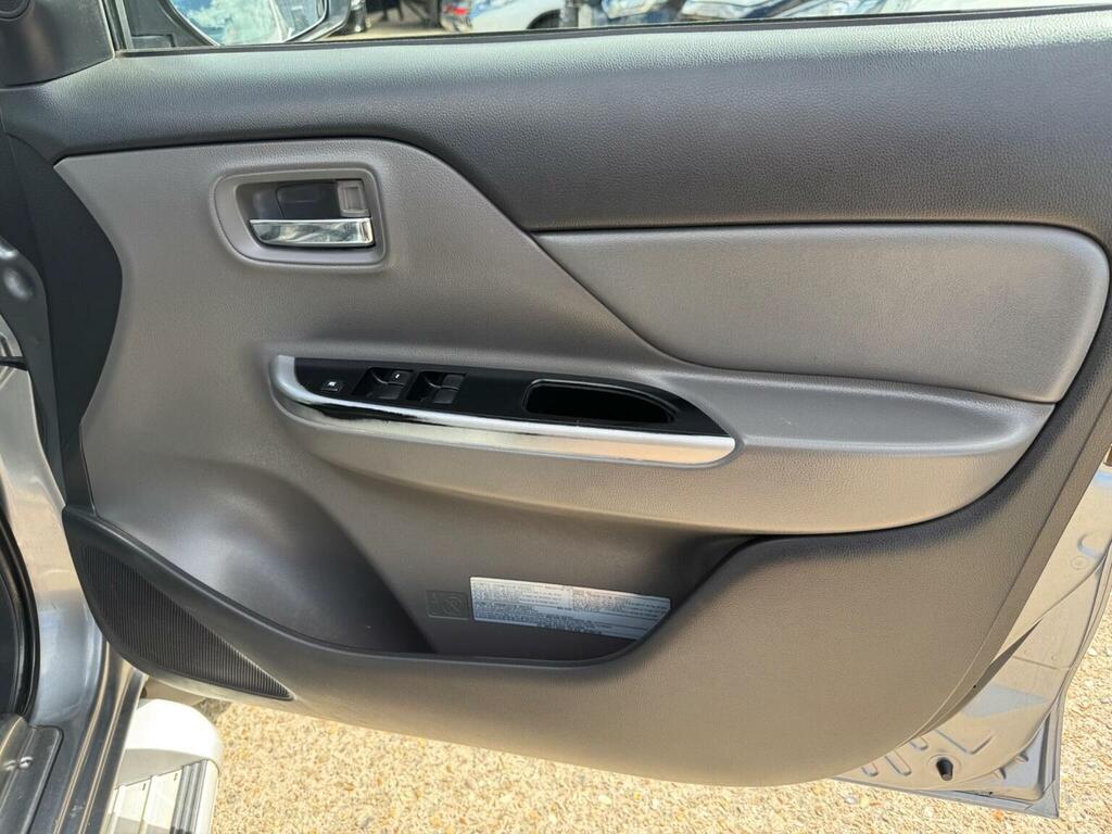Mitsubishi L200 Di-d Dc Barbarian Black #37