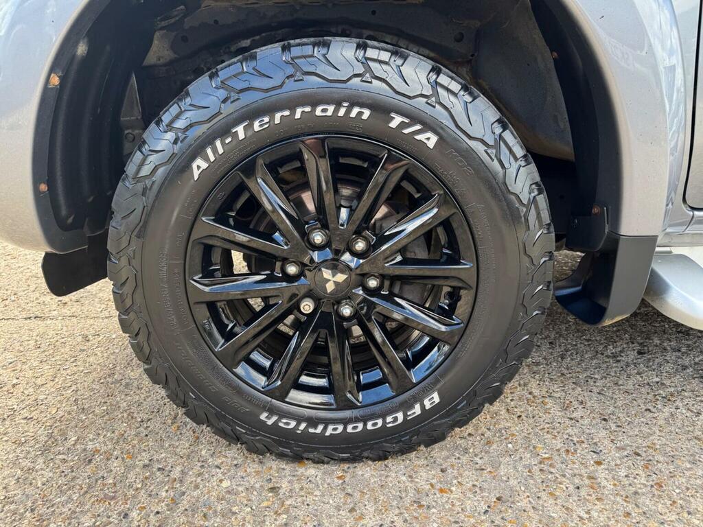 Mitsubishi L200 Di-d Dc Barbarian Black #14