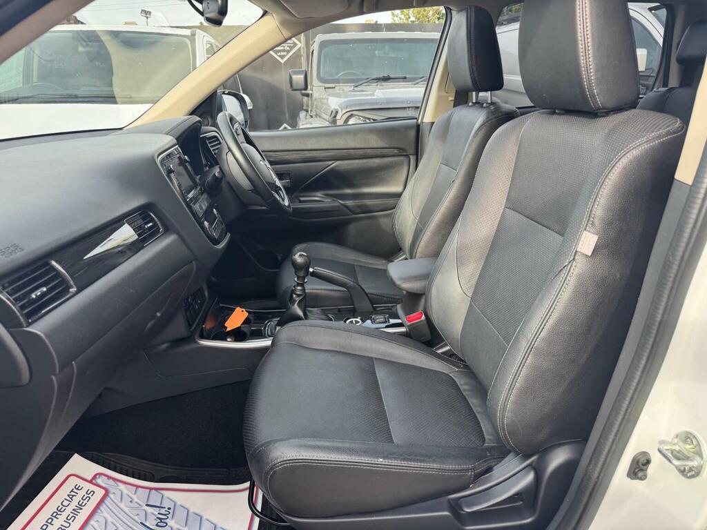 Mitsubishi Outlander Outlander 5H Phev Cvt Black #43