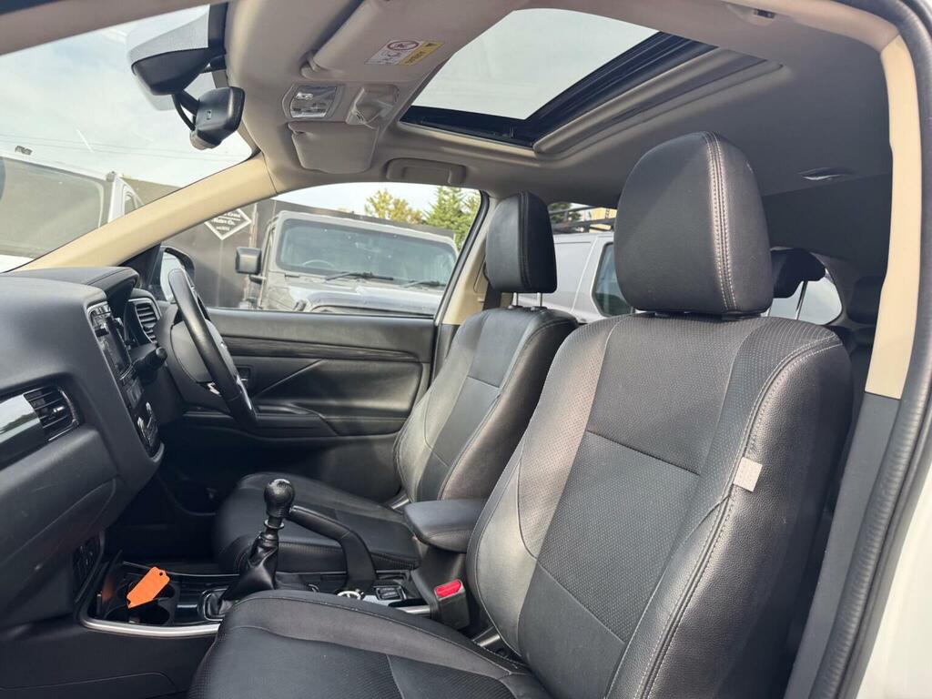 Mitsubishi Outlander Outlander 5H Phev Cvt Black #41