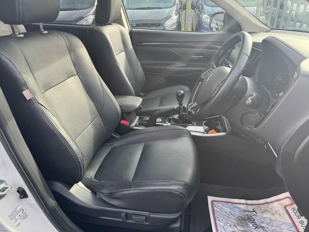 Mitsubishi Outlander Outlander 5H Phev Cvt Black #45