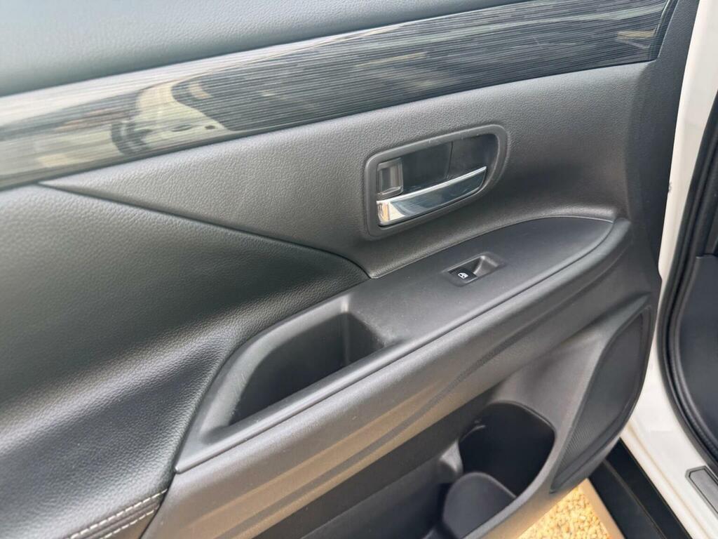 Mitsubishi Outlander Outlander 5H Phev Cvt Black #33