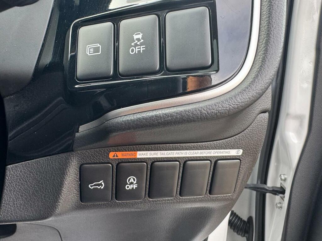Mitsubishi Outlander Outlander 5H Phev Cvt Black #26