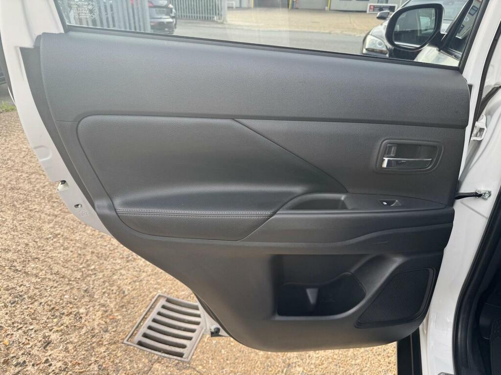 Mitsubishi Outlander Outlander 5H Phev Cvt Black #32