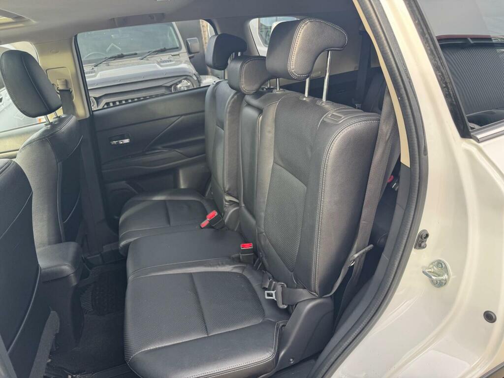 Mitsubishi Outlander Outlander 5H Phev Cvt Black #18
