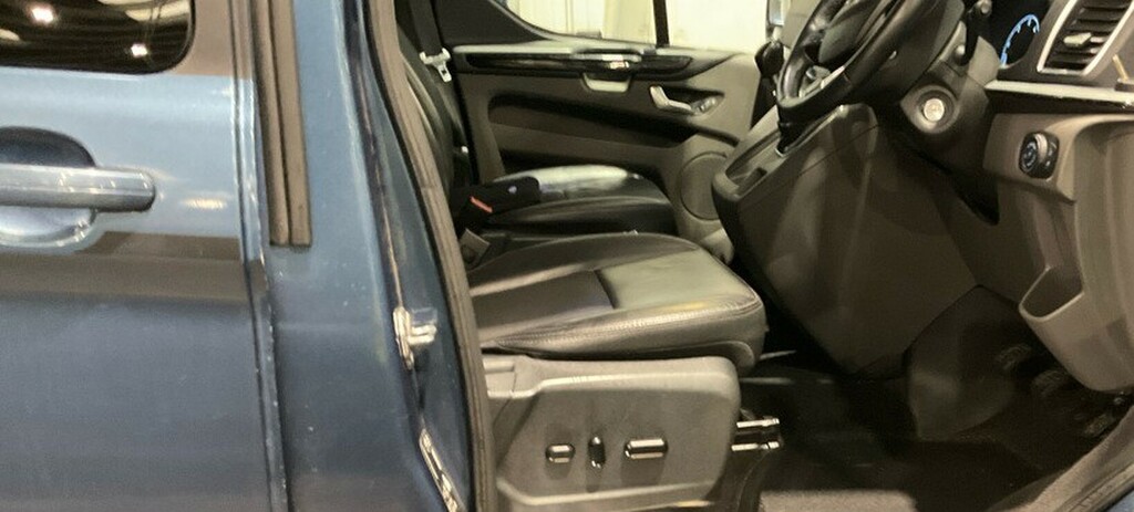 Ford Tourneo Custom 2.0 Ecoblue 185Ps Lr 8 Seater Sport Blue #2