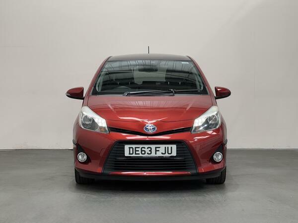 Toyota Yaris 1.5 Vvt-h T Spirit Hatchback Hybrid Cvt Red #3