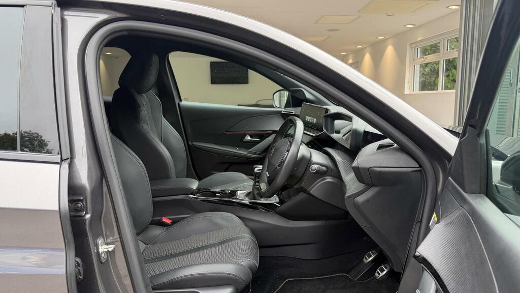 Peugeot 208 1.2L Active Premium Yellow #10