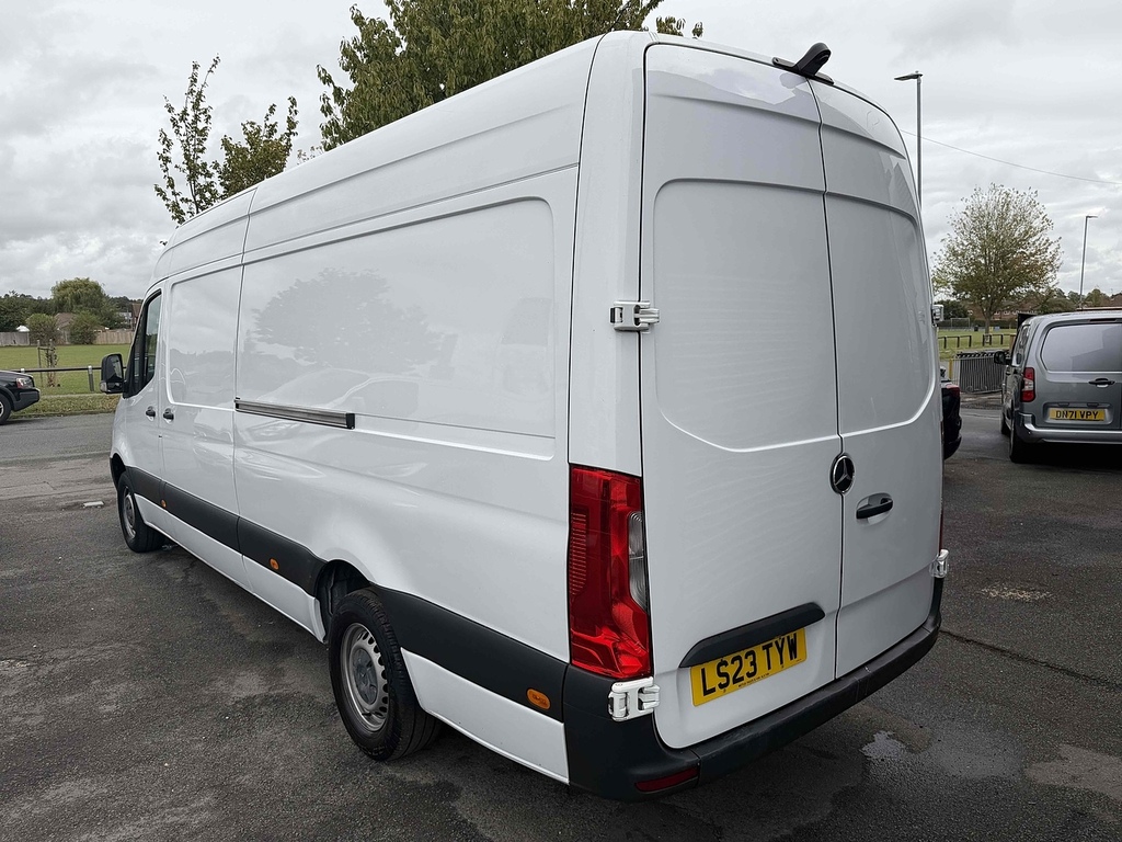 Mercedes-Benz Sprinter 315 Cdi Progressive White #6