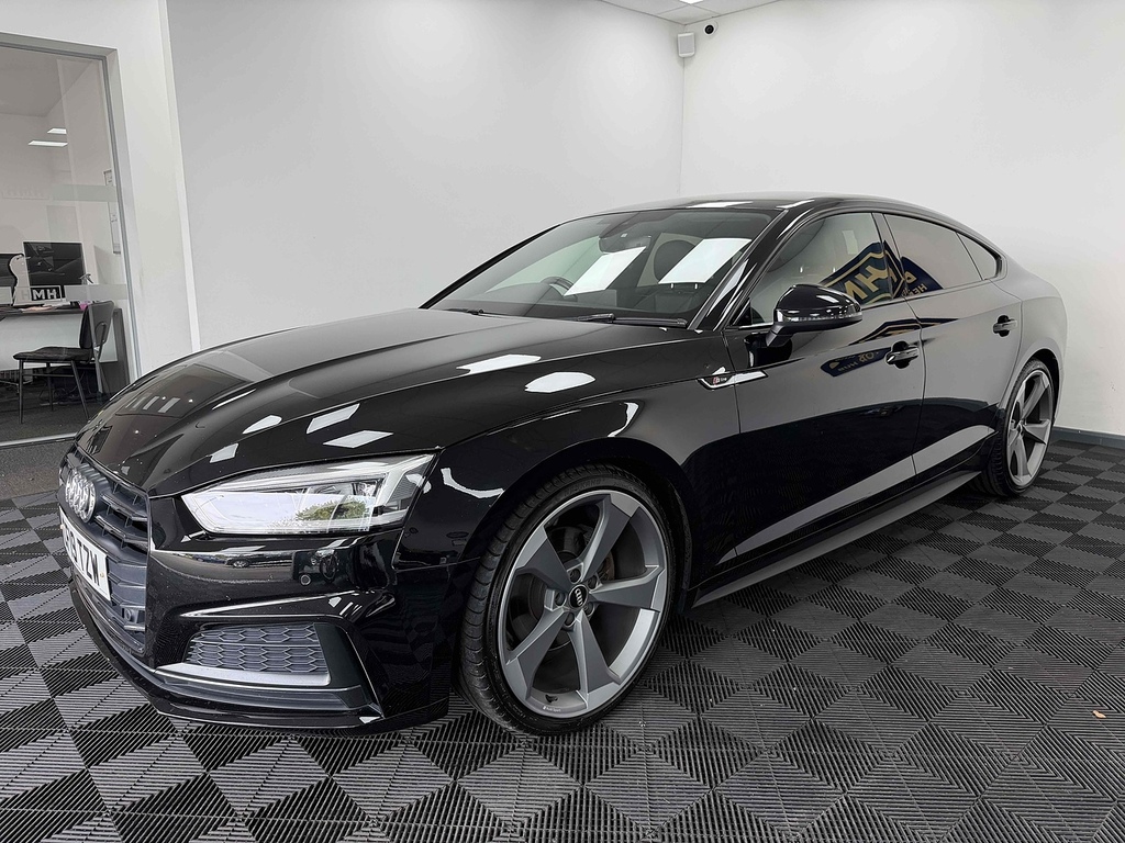 Audi A5 Tfsi Black Edition Black #3