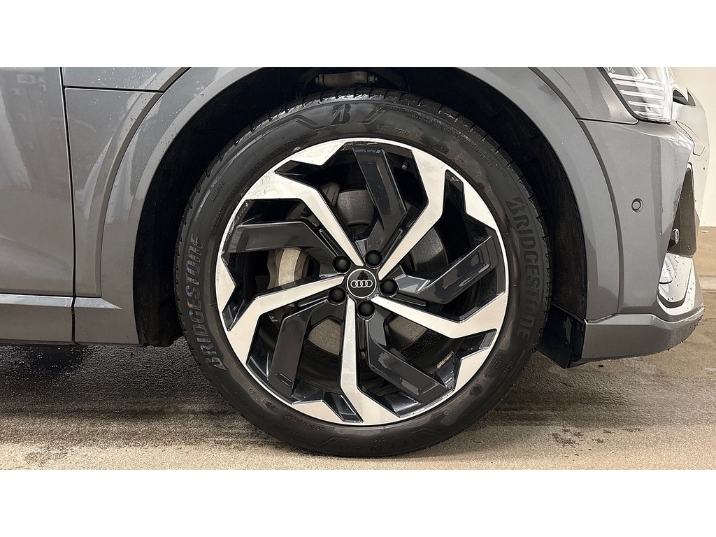 Audi E-tron E-tron Sportback 55 S Line Quattro Silver #9