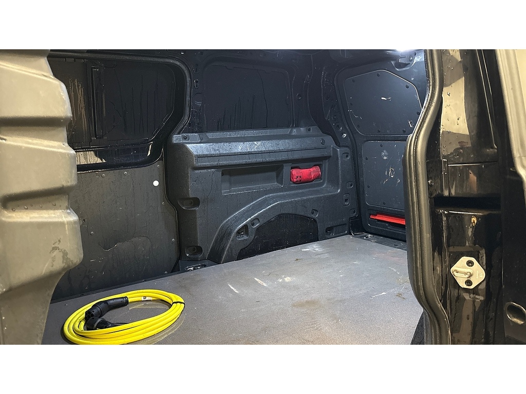 Volkswagen ID.Buzz Pro Commerce Black #5