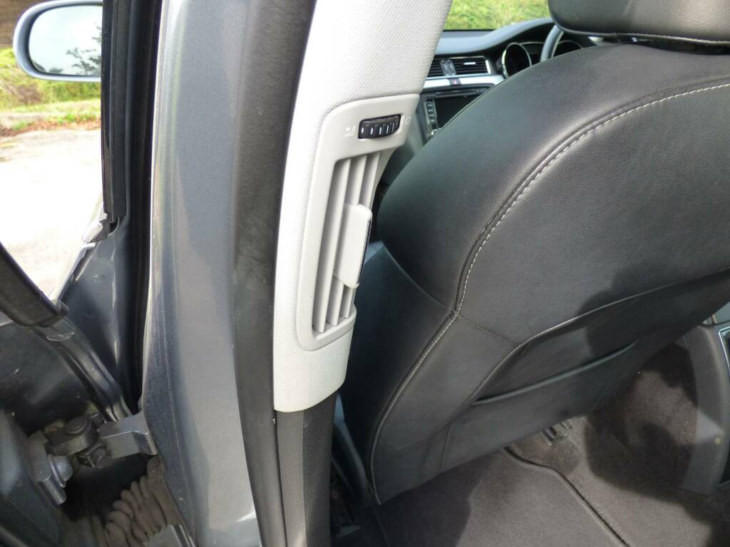 Skoda Superb Estate White #18