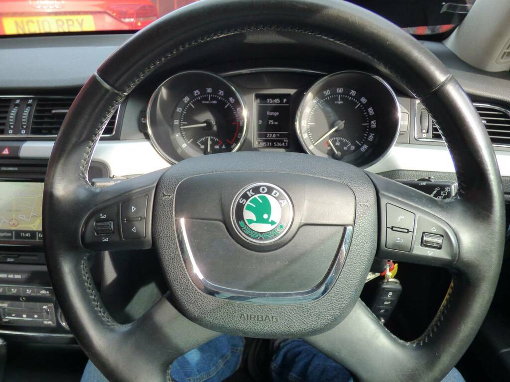 Skoda Superb Estate White #35