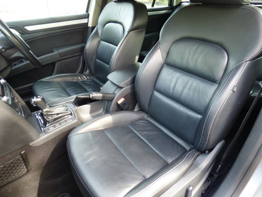 Skoda Superb Estate White #21
