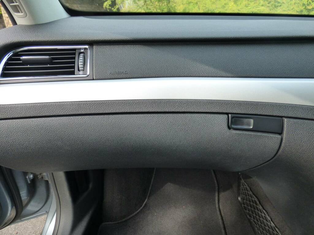 Skoda Superb Estate White #20