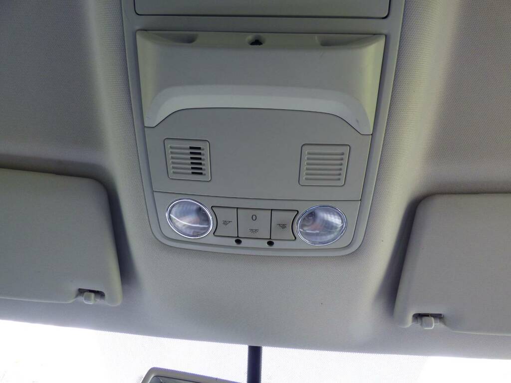 Skoda Superb Estate White #32