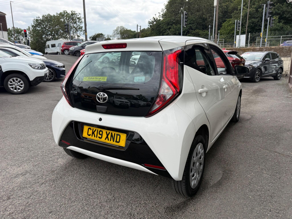 Toyota Aygo 1.0 Vvt-i X-play X-shift Euro 6 White #6