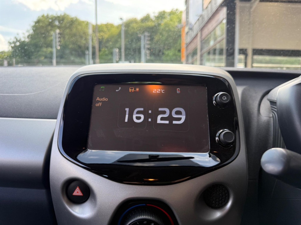 Peugeot 108 2018 18 Puretech White #21