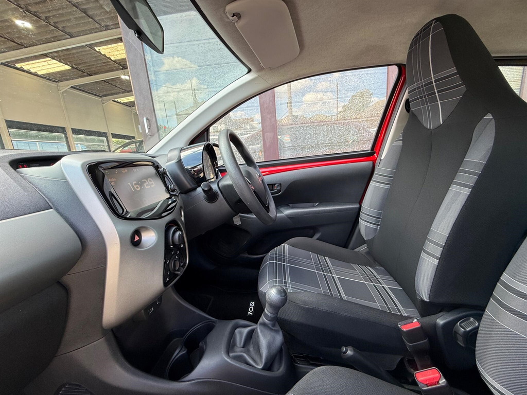Peugeot 108 2018 18 Puretech White #14