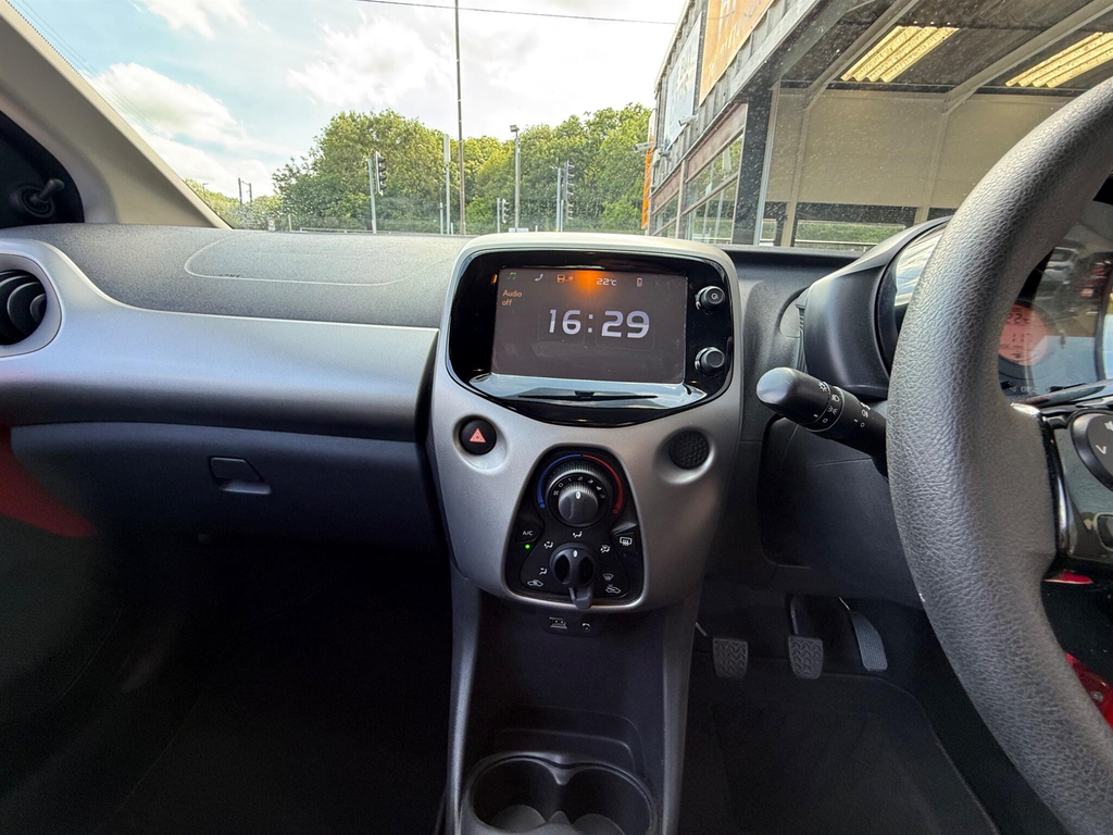 Peugeot 108 2018 18 Puretech White #19