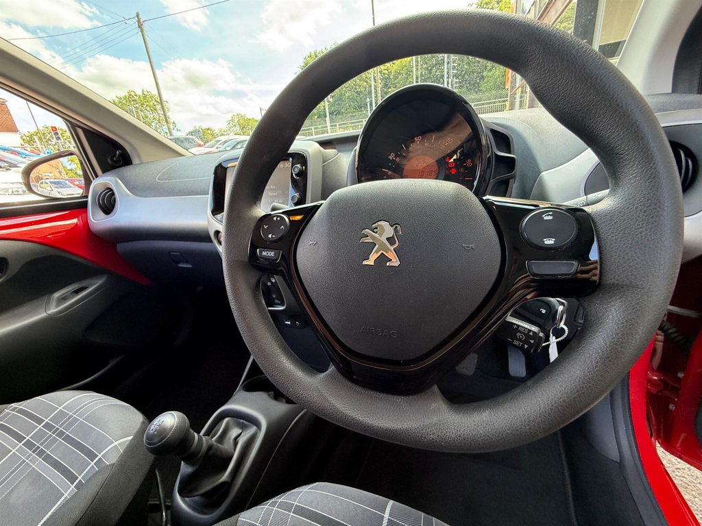 Peugeot 108 2018 18 Puretech White #25