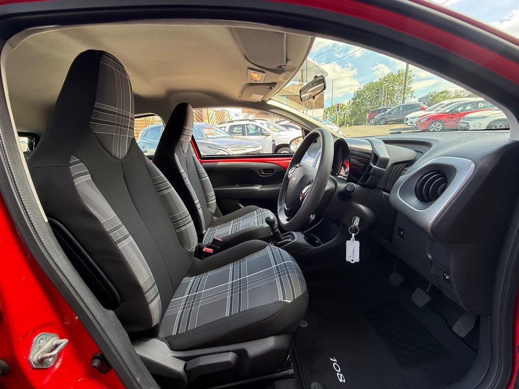 Peugeot 108 2018 18 Puretech White #8