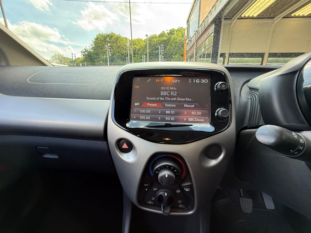 Peugeot 108 2018 18 Puretech White #24