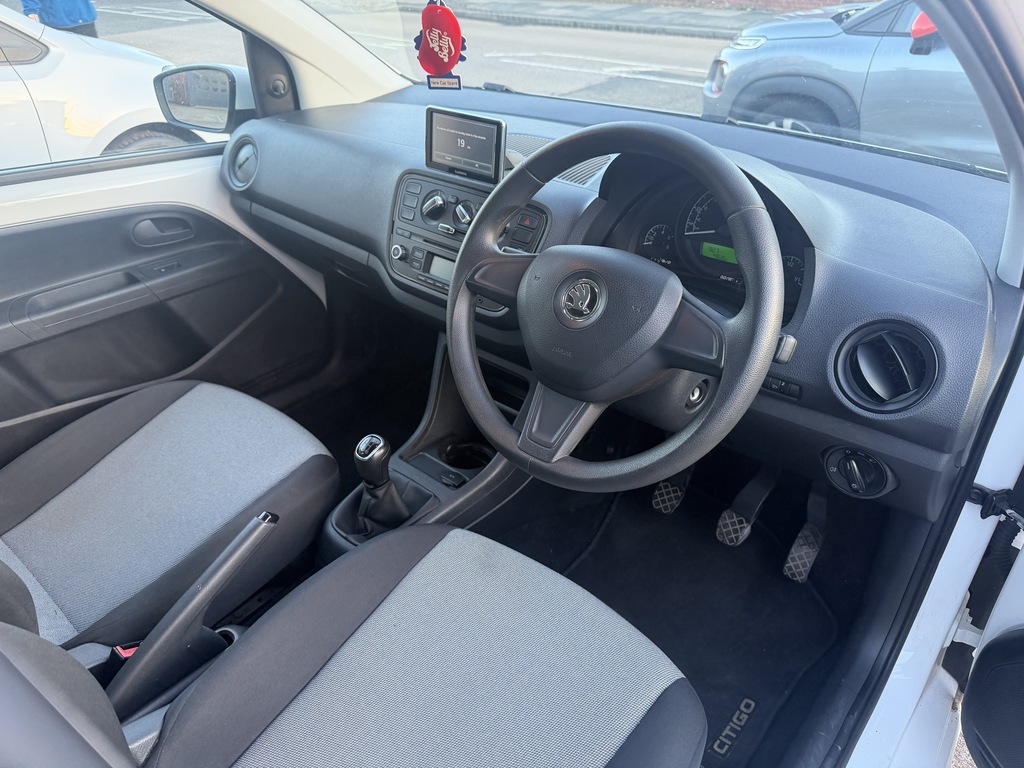 Skoda Citigo Petrol White #2