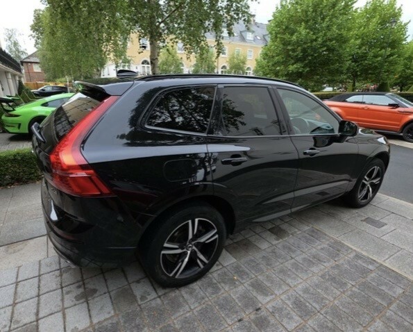 Volvo XC60 2.0 R-design D4 Black #4