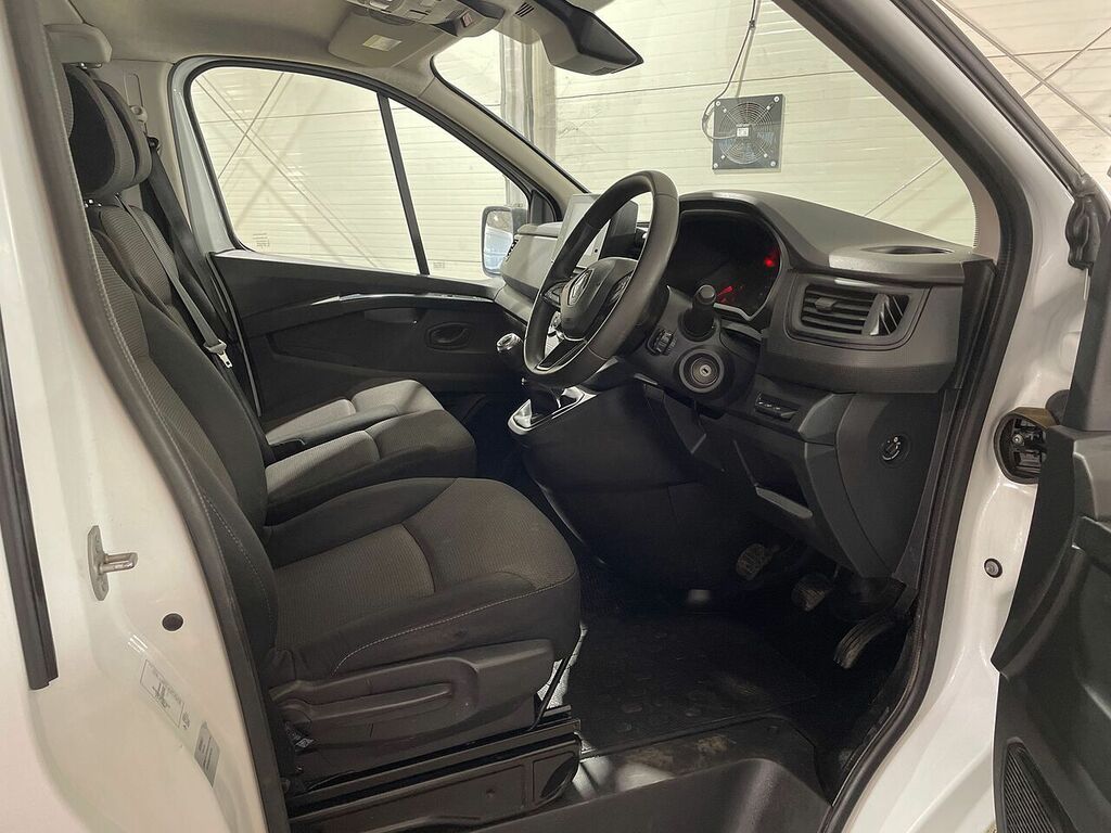 Renault Trafic Dci Blue Ll30 Advance White #2
