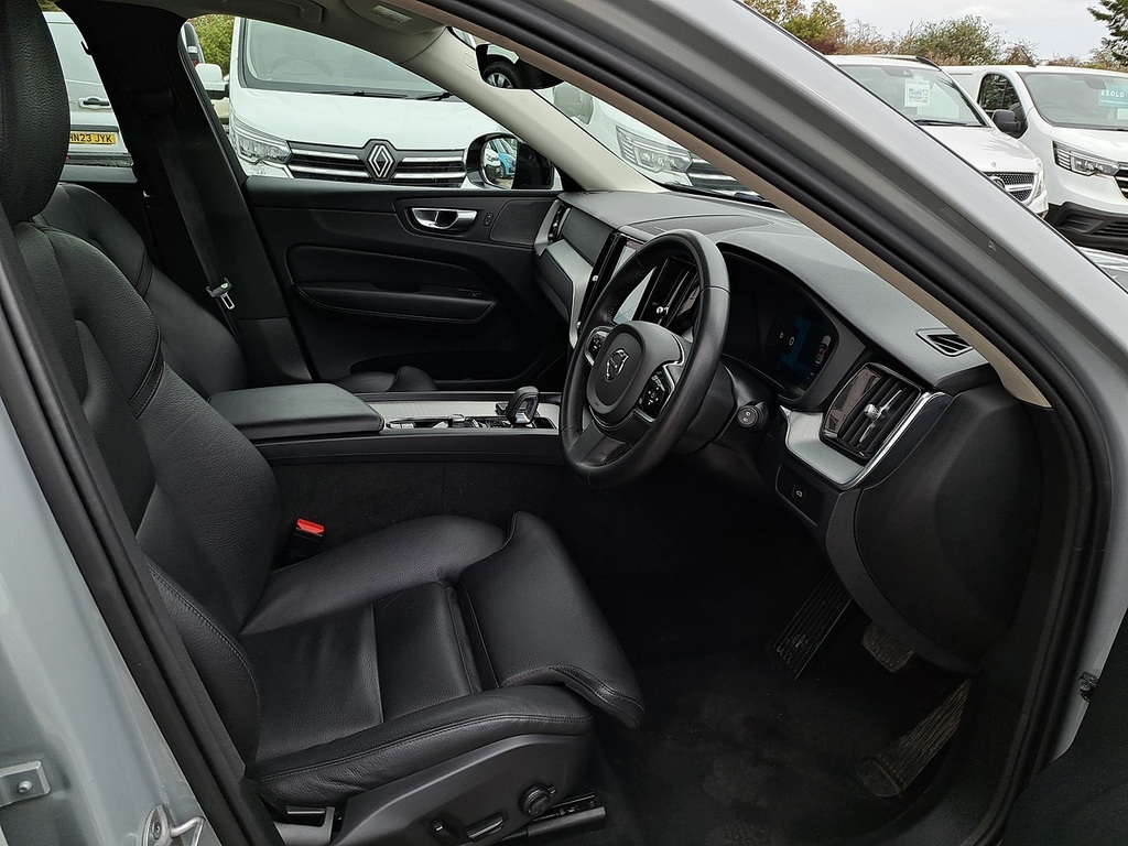 Volvo XC60 B5 Mhev Plus Grey #4