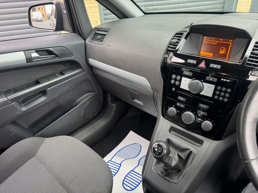 Vauxhall Zafira Tech Line Silver #11