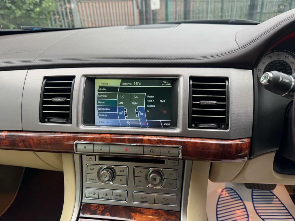 Jaguar XF Black #18