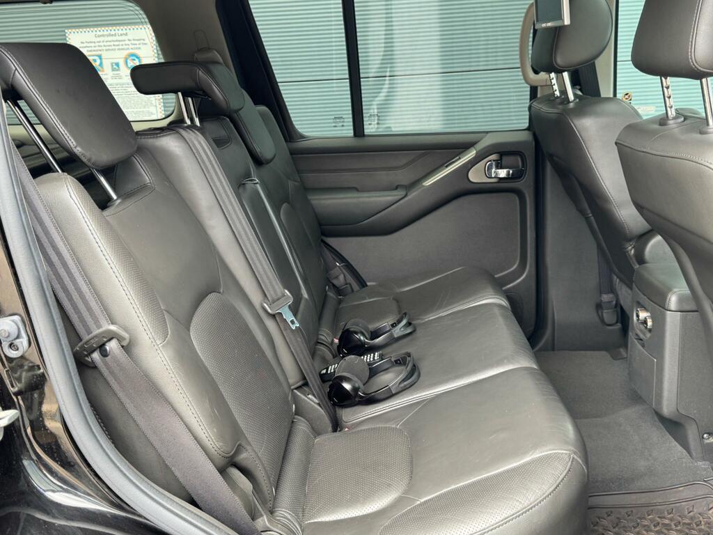 Nissan Pathfinder 2009 09 2.5 Black #40