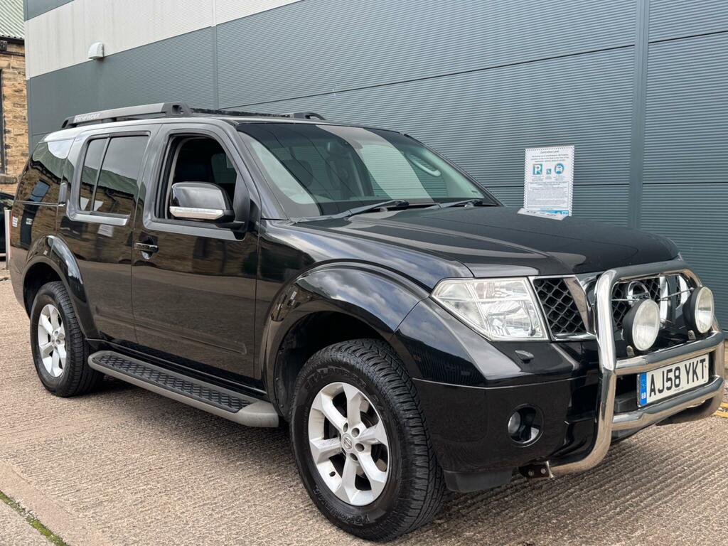 Nissan Pathfinder Mammoth Sports Adventure Black