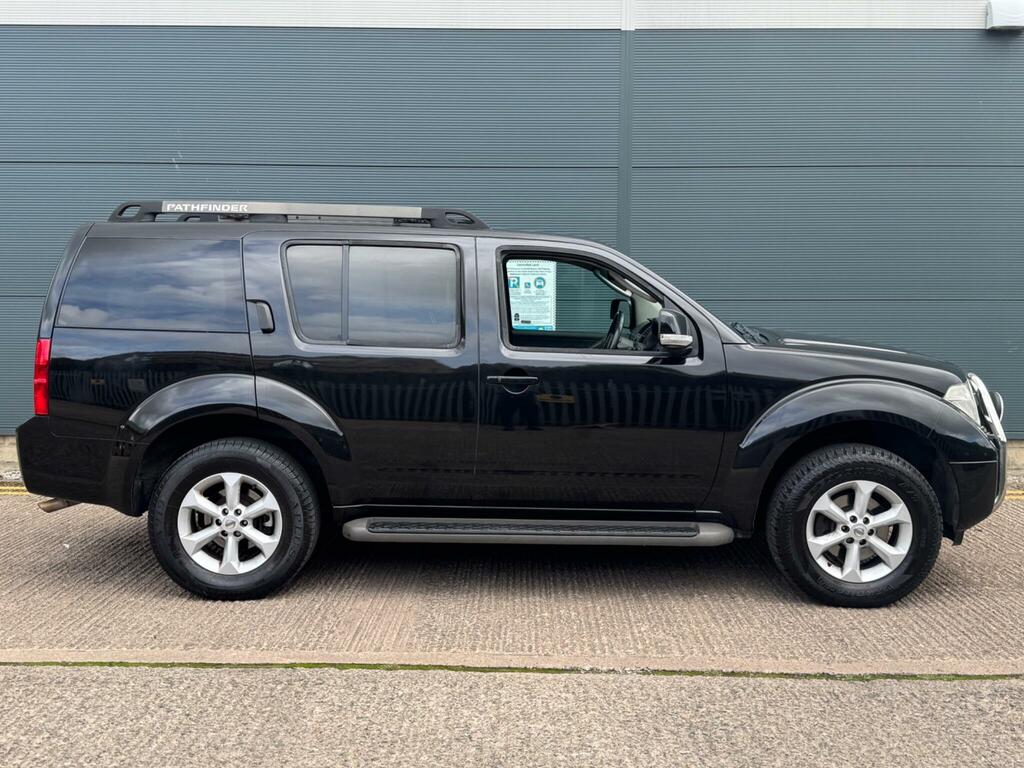 Nissan Pathfinder Mammoth Sports Adventure Black #3
