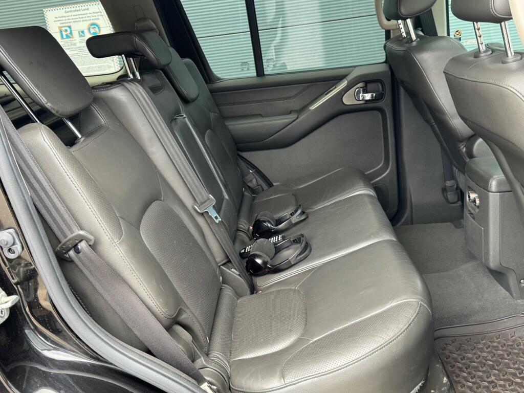 Nissan Pathfinder 2009 09 2.5 Black #41