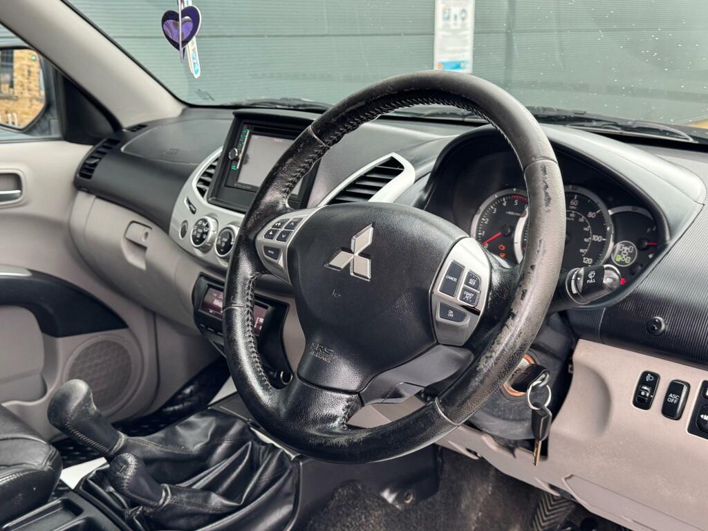 Mitsubishi L200 Dcab Di-d Warrior II 4Wd 176Bhp 2010 White #39
